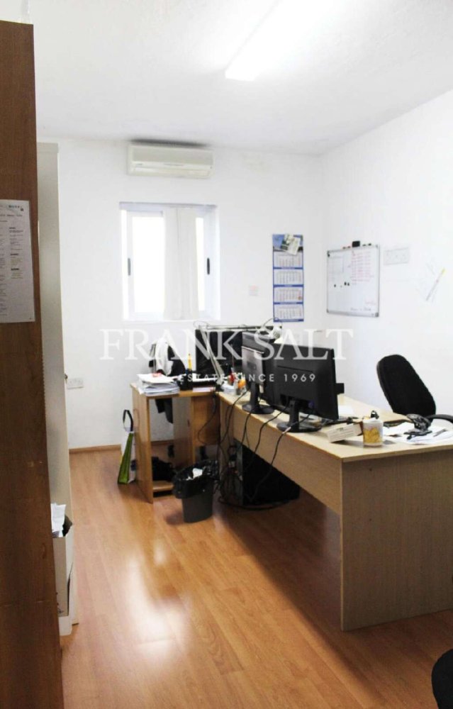 75m² Office in Ta' Xbiex, Malta No. 11745