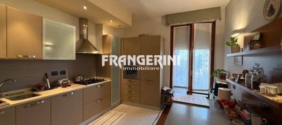 3 bedrooms Apartment in Livorno, Italy No. 273047 5