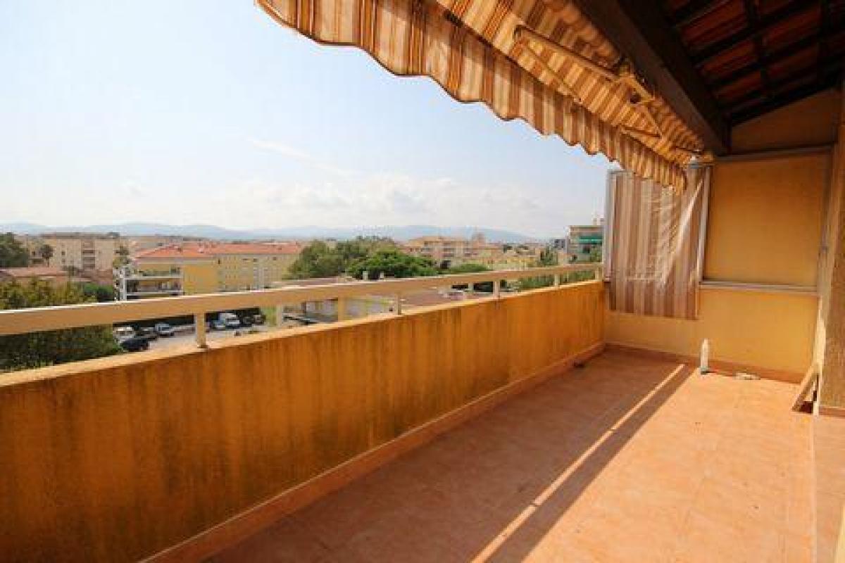 شقة 3 غرف نوم  في Frejus, France رقم 4363