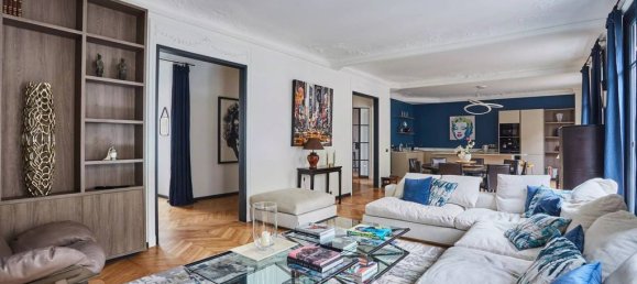 4 bedrooms Apartment in Paris, France No. 148869 16