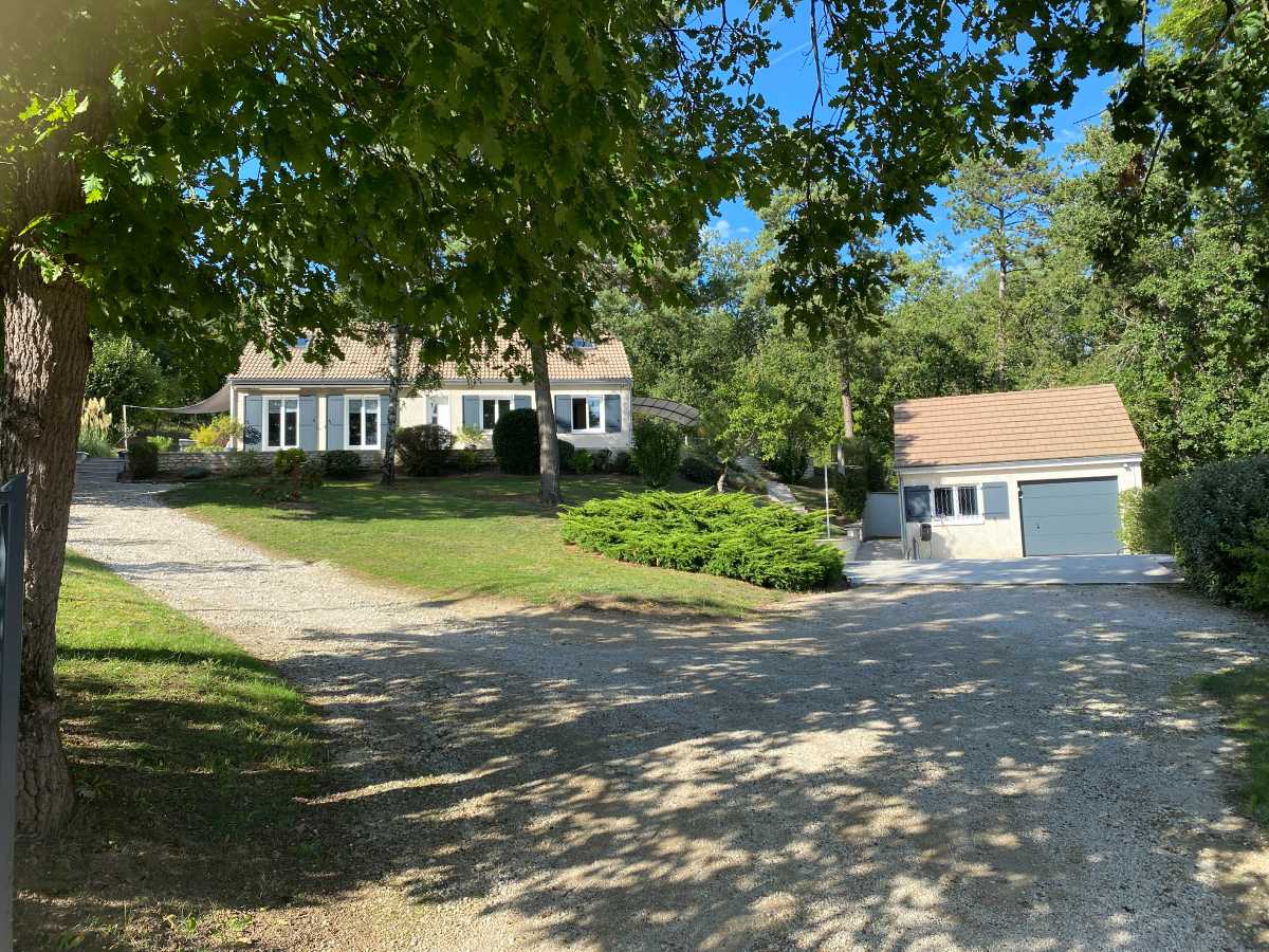 5 bedrooms Villa in Nanteau-sur-Essonne, France No. 191868