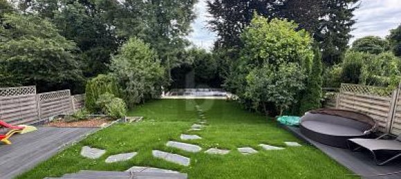 7 rooms Townhouse in Essen, Germany No. 316672 2