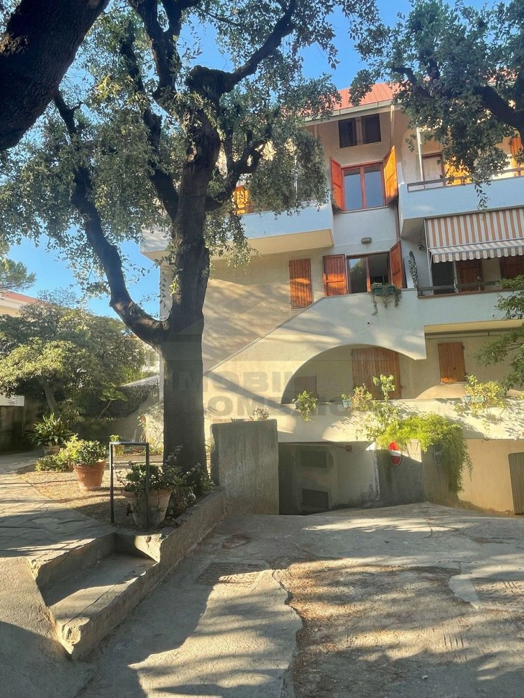 4 rooms Apartment in Rosignano Marittimo, Italy No. 290098