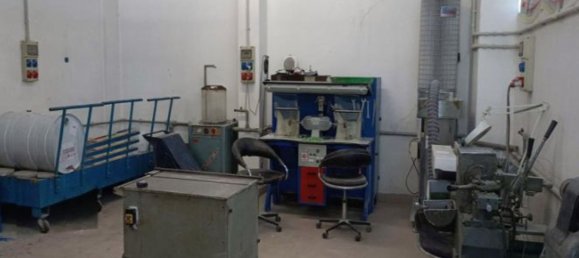 700m² Warehouse in Cinisello Balsamo, Italy No. 149538 8