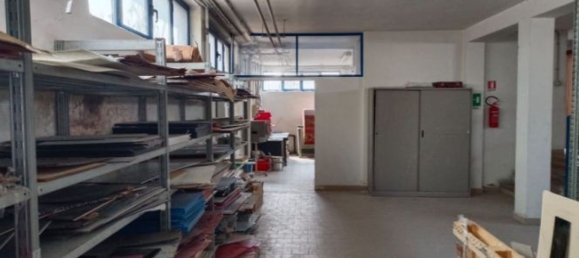700m² Warehouse in Cinisello Balsamo, Italy No. 149538 19