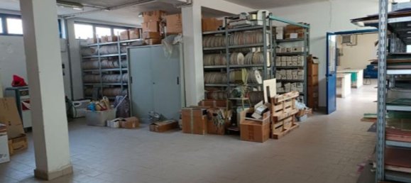 700m² Warehouse in Cinisello Balsamo, Italy No. 149538 20