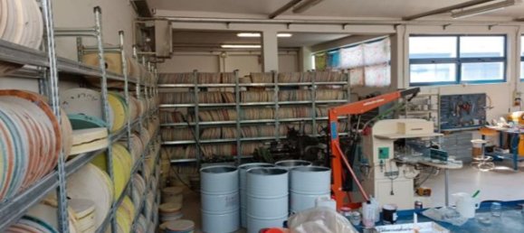 700m² Warehouse in Cinisello Balsamo, Italy No. 149538 7