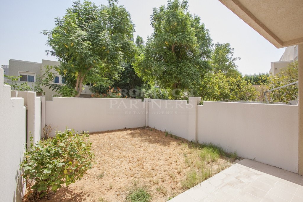 3 bedrooms Villa in Al Reef, UAE No. 68276