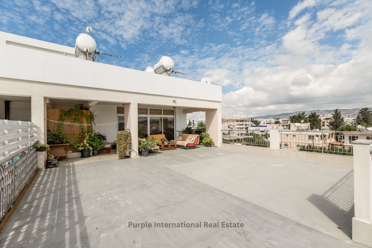 Apartamento de 3 dormitorios en Paphos, Cyprus No. 24222