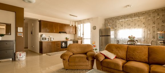 Apartamento de 3 dormitorios en Paphos, Cyprus No. 24222 2