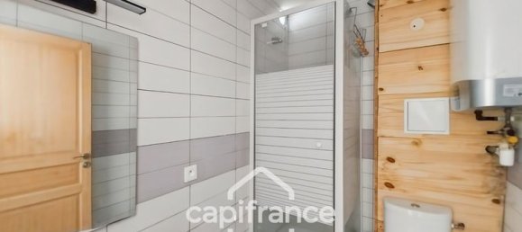 Studio in Bagnolet, France No. 363973 5