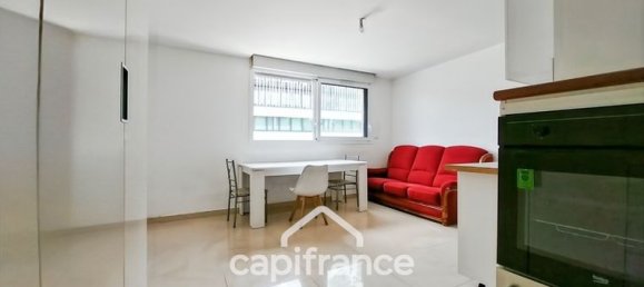 Studio in Bagnolet, France No. 363973 3
