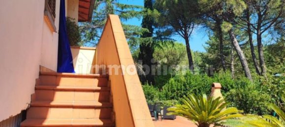 Apartamento de 3 dormitorios en Vaglia, Italy No. 48676 12