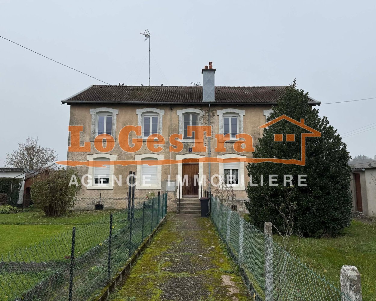 Apartamento de 3 dormitorios en Mirecourt, France No. 160691
