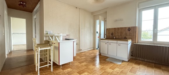 Apartamento de 3 dormitorios en Mirecourt, France No. 160691 3