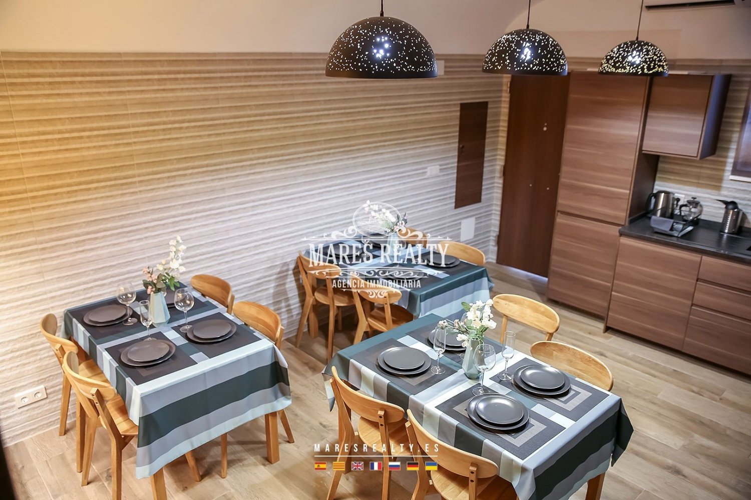 3غرفة عقار تجاري في Blanes, Spain رقم 14887