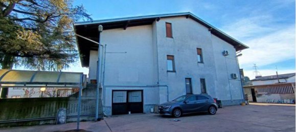 3 Schlafzimmer Villa in Robecchetto con Induno, Italy, Nr. 268293 2