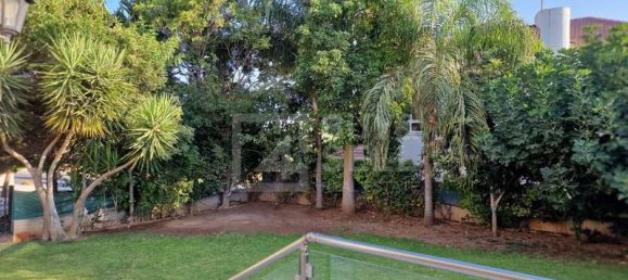 Propiedad comercial de 4 dormitorios en Limassol, Cyprus No. 67686 2