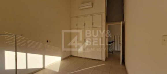 Propiedad comercial de 4 dormitorios en Limassol, Cyprus No. 67686 11