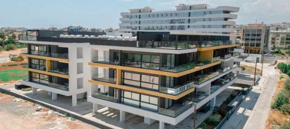 3 bedrooms Penthouse in Limassol, Cyprus No. 14043 13