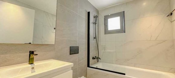 3 bedrooms Penthouse in Limassol, Cyprus No. 14043 3