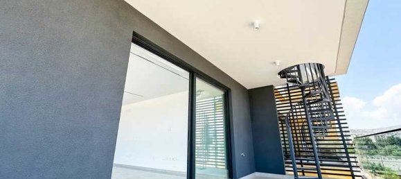 3 bedrooms Penthouse in Limassol, Cyprus No. 14043 8