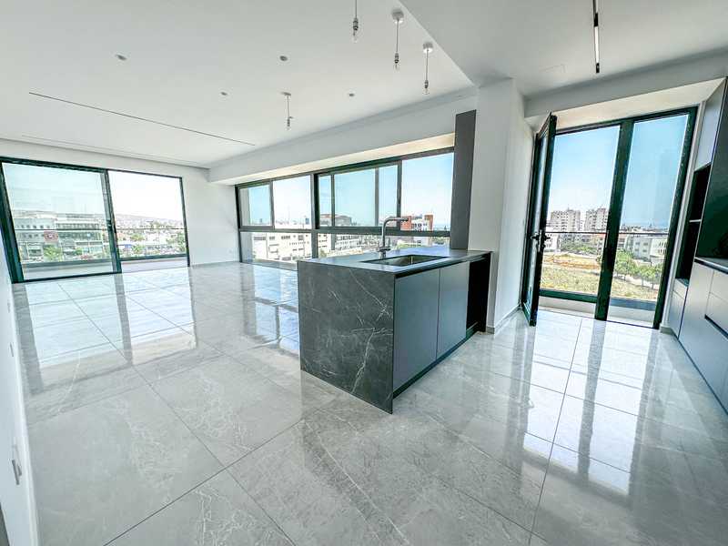 3 bedrooms Penthouse in Limassol, Cyprus No. 14043