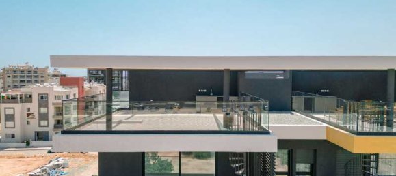 3 bedrooms Penthouse in Limassol, Cyprus No. 14043 11