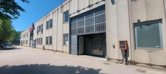 1 room Commercial property in Perugia, Italy No. 126397 3