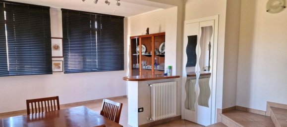4 rooms House in Castiglione del Lago, Italy No. 142159 4