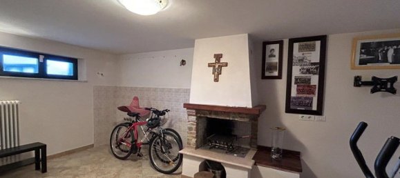 4 rooms House in Castiglione del Lago, Italy No. 142159 15