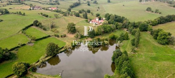 6 bedrooms House in Cluny, France No. 267982 2