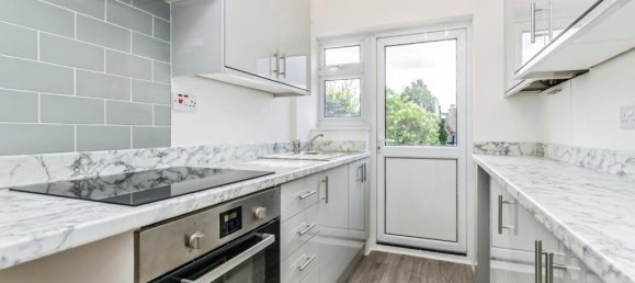 3 bedrooms House in London, United Kingdom No. 11591 4