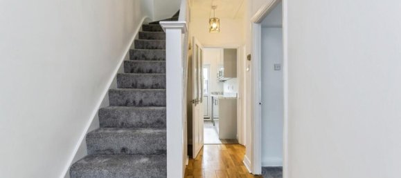 3 bedrooms House in London, United Kingdom No. 11591 8