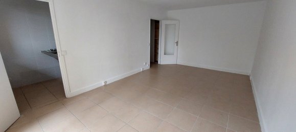 Studio in Chantilly, France No. 158687 4