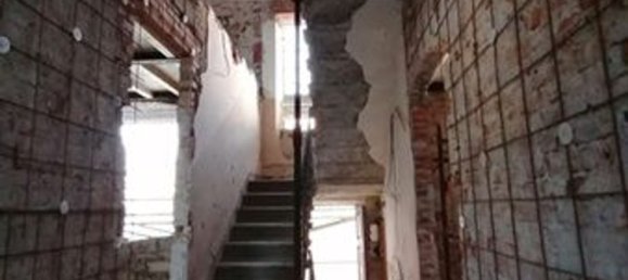 3 rooms Apartment in Lucca, Italy No. 39117 14