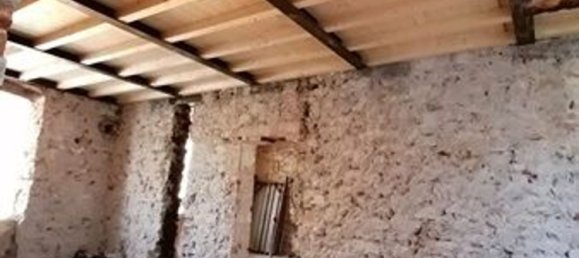 3 rooms Apartment in Lucca, Italy No. 39117 4