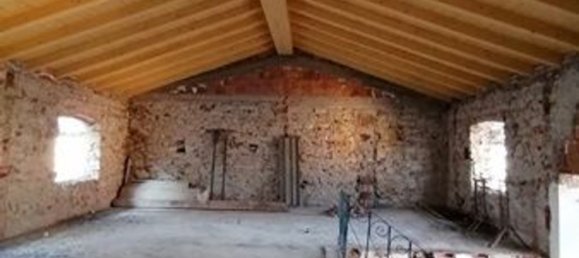 3 rooms Apartment in Lucca, Italy No. 39117 11