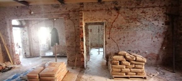 3 rooms Apartment in Lucca, Italy No. 39117 3