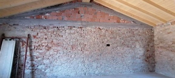 3 rooms Apartment in Lucca, Italy No. 39117 12