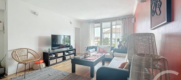 3 chambres Appartement à Chatou, France No. 324620 2