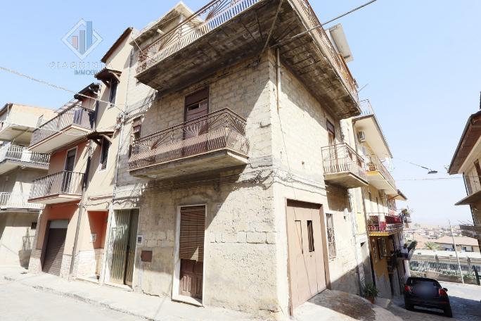 3-Zimmer Haus in Palagonia, Italy, Nr. 230940