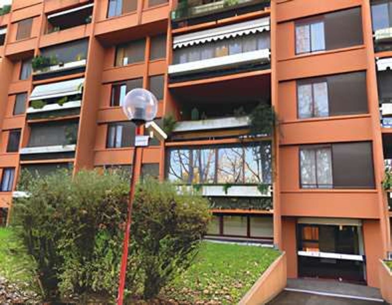 3-salle Appartement à Basiglio, Italy No. 1947