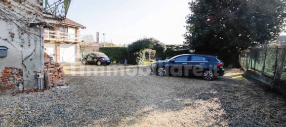 5 bedrooms House in Cirié, Italy No. 214587 4