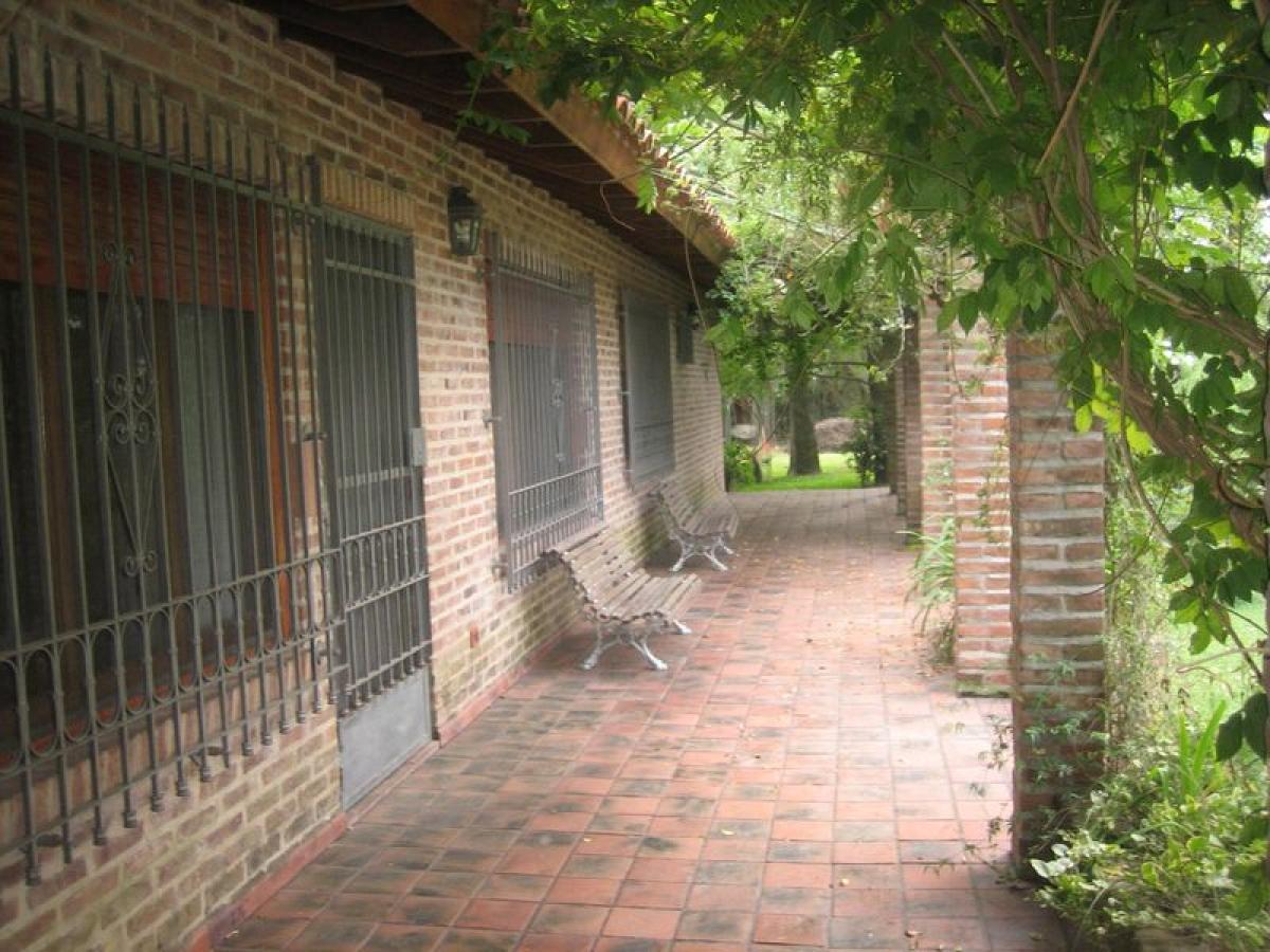 4 bedrooms House in Pilar, Argentina No. 1176