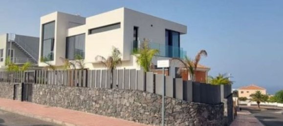 6 bedrooms House in Adeje, Spain No. 28005 5