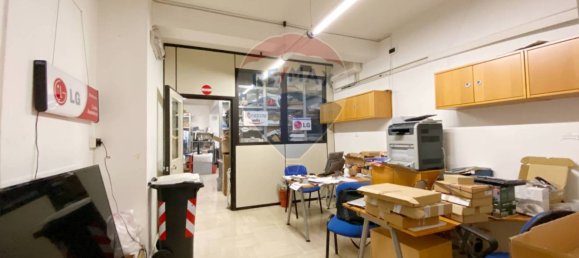 4 rooms Commercial property in Rome, Italy No. 172494 12