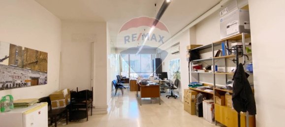 4 rooms Commercial property in Rome, Italy No. 172494 9