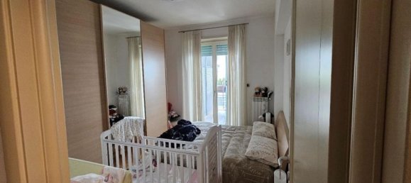 3 rooms Apartment in Rome, Italy No. 30794 10