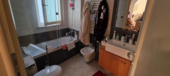 3 rooms Apartment in Rome, Italy No. 30794 12